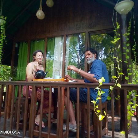 Hotel Coconut Tree House Udawalawe Esterno foto